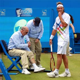 La policía investiga la agresión de Nalbandian en Queen's La policía investiga la agresión de Nalbandian en Queen's