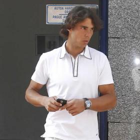 Nadal se trata la rodilla para llegar a los Juegos Nadal se trata la rodilla para llegar a los Juegos