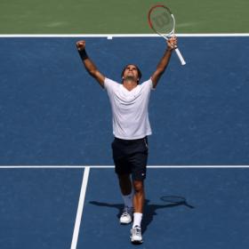 Federer gana a Djokovic y no deja de batir récords Federer gana a Djokovic y no deja de batir récords