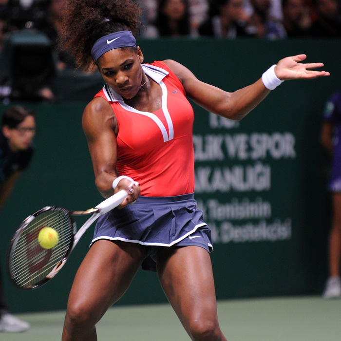 Serena Williams derrota a la número uno Victoria Azarenka