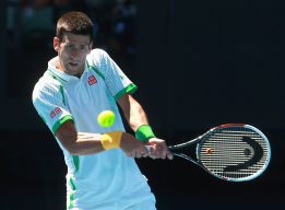 Djokovic debuta con una cómoda victoria ante Mathieu Djokovic debuta con una cómoda victoria ante Mathieu