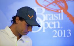Nadal renunció al dobles por "sobreutilización de la rodilla" Nadal renunció al dobles por "sobreutilización de la rodilla"