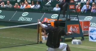Monfils hace una maravilla, pero no se lleva el punto