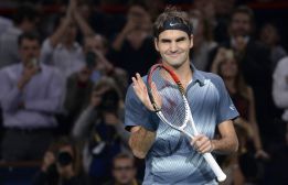 Federer gana y logra el pase para el Torneo de Maestros Federer gana y logra el pase para el Torneo de Maestros