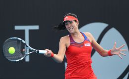 Carla Suárez avanza a tercera ronda y Muguruza se despide