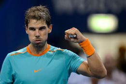 Nadal regresa 15 días después y arrolla a Bolelli por 6-2 y 6-2
