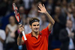 Federer gana a Karlovic y peleará por el título ante Goffin