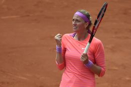 Kvitova necesita tres sets para pasar; Serena, sin problemas