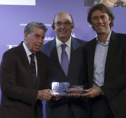 "Me sorprenden los resultados de Rafa, pero volverá a ganar"
