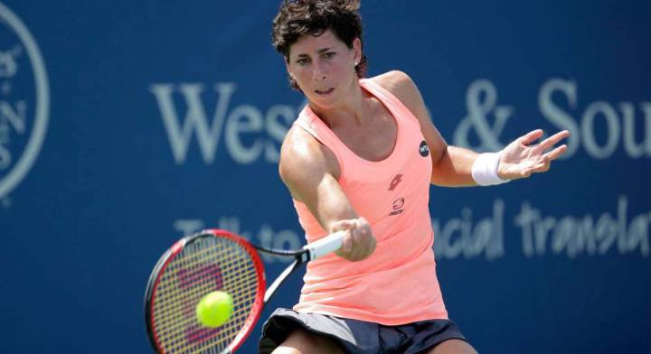 Carla Suárez pasa a segunda ronda; Arruabarrena, eliminada