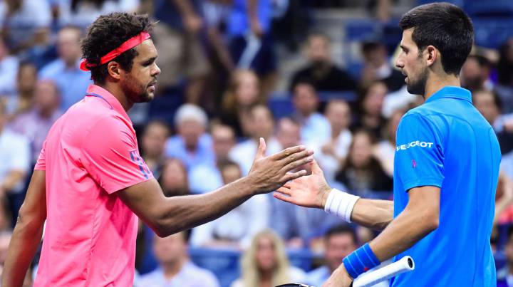 Novak Djokovic llega a semis del US Open tras un nuevo retiro