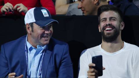 El futbolista del Barcelona Gerard Piqué presenció este domingo en directo junto al actor estadounidense Kevin Spacey la final del ATP World Tour Finals de Londres entre Andy Murray y Novak Djokovic.