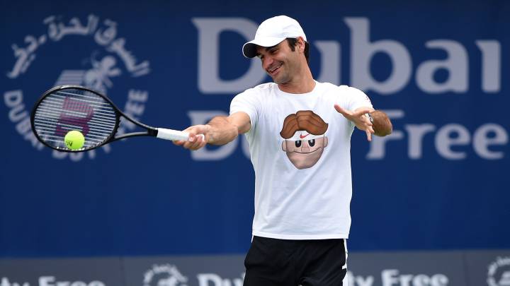 Federer vuelve, vence y deja en el aire si jugará Roland Garros