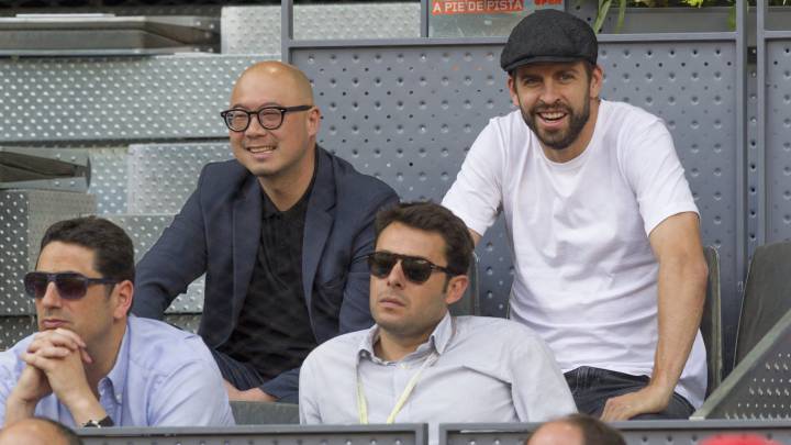 Gerard Piqué presencia el partido entre Andy Murray y Marius Copil en el Mutua Madrid Open,