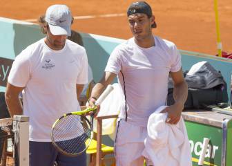 Nadal defiende a Federer por su ausencia de Roland Garros