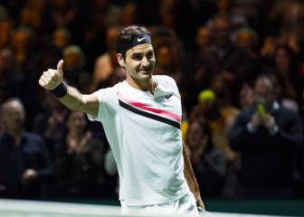 Federer se pasea ante Dimitrov y afianza el número uno