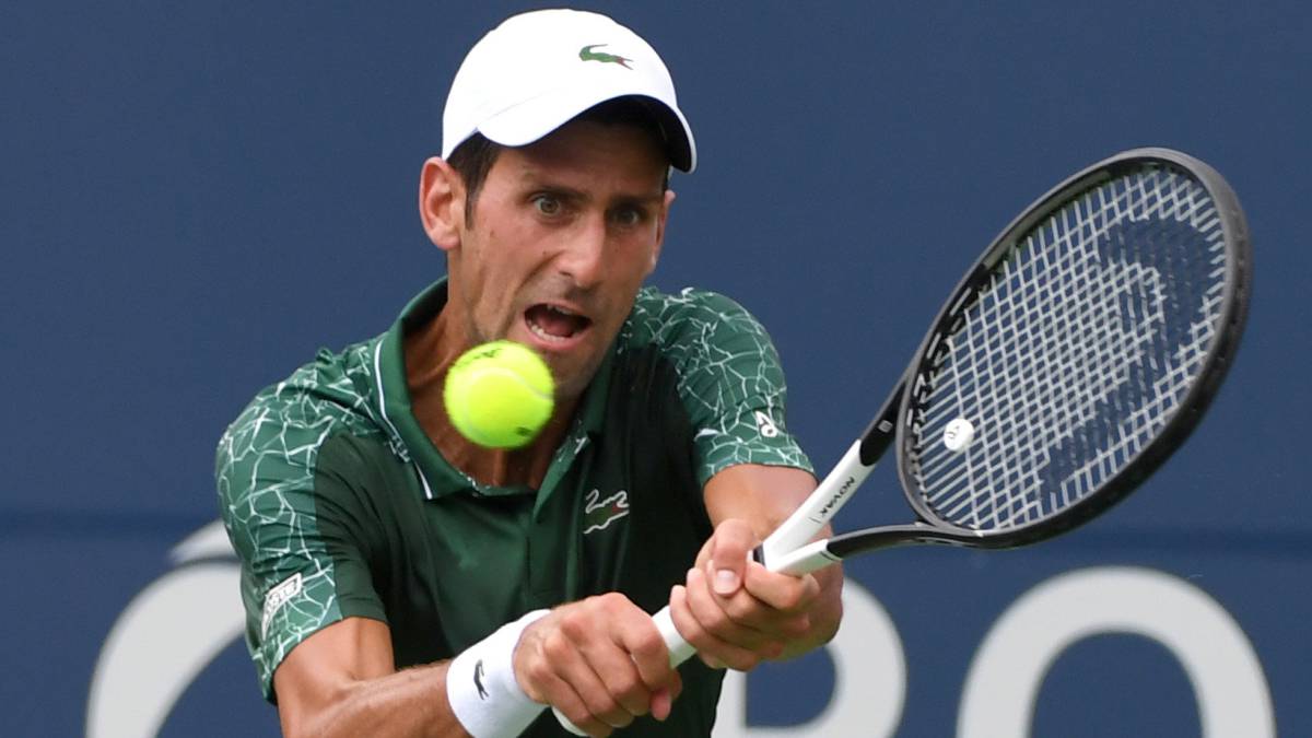 Tsitsipas da la sorpresa y elimina a Djokovic en octavos