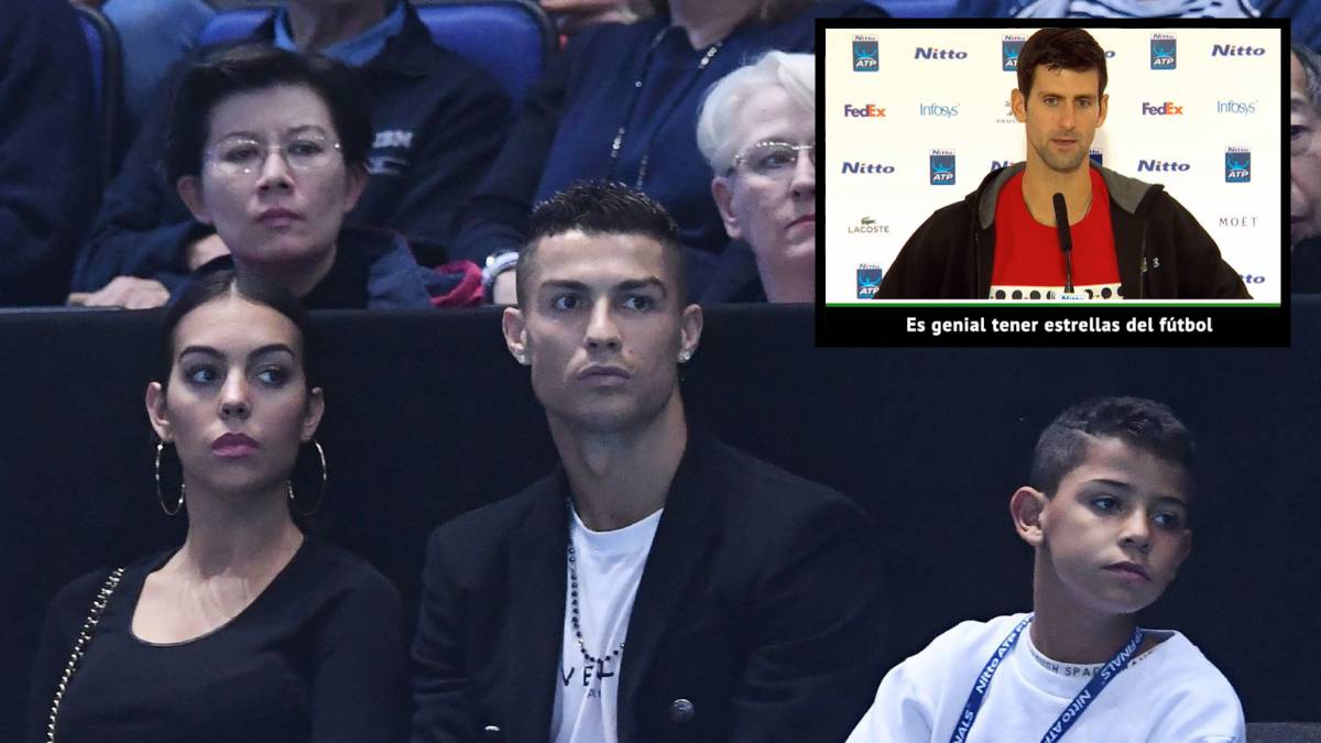 Cristiano Ronaldo, junto a su novia, Georgina Rodríguez, y su hijo, Cristiano Júnior, en el O2 de Londres; en el recuadro, Novak Djokovic.
