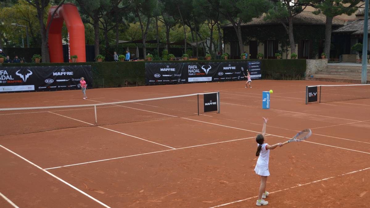 Arranca en Barcelona una nueva edicióndel circuito de tenis Rafa Nadal Tour by Mapfre