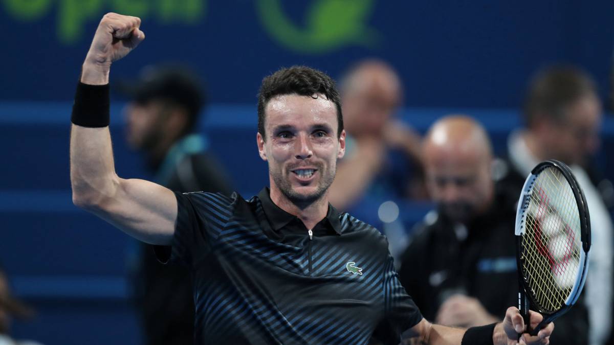 Bautista frena a Wawrinka y se enfrentará a Djokovic en las semifinales