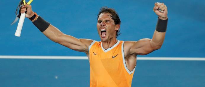 Rafael Nadal celebra su victoria contra el griego Stefanos Tsitsipas