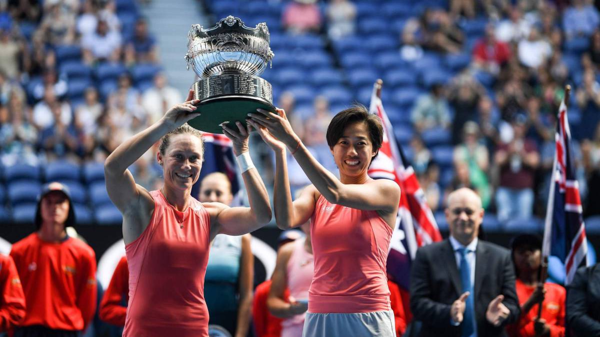 Samantha Stosury Shuai Zhang
