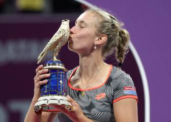 Mertens remonta ante Halep y logra su título más importante