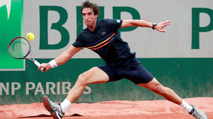 Cuevas vence a Tsonga y entra al cuadro principal masculino