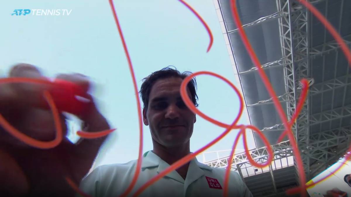 Federer da un paso al frente ante Krajinovic y está en octavos