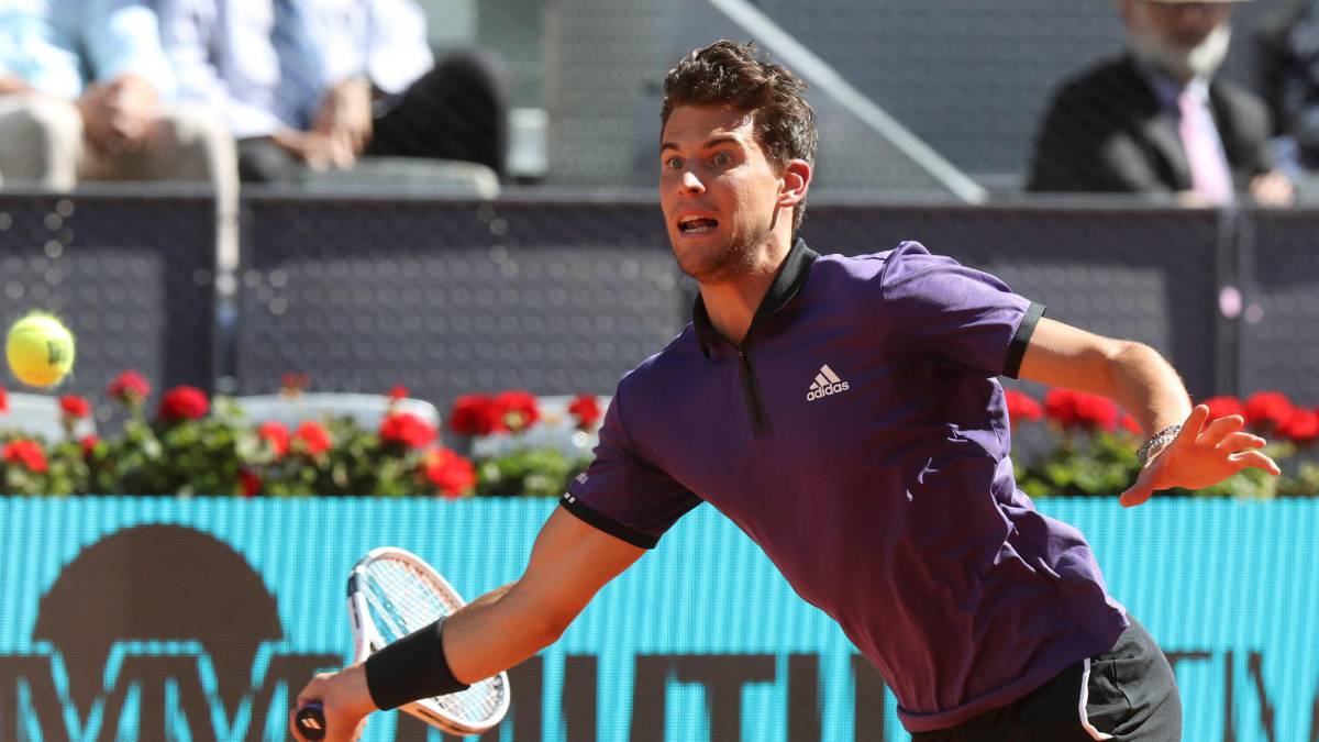 Resumen del Federer - Thiem (6-3, 6-7 y 4-6): Thiem exhibe su poderío ante Federer y va a por Djokovic