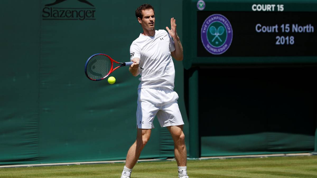 Andy Murray durante un entrenamiento antes de Wimbledon 2018.