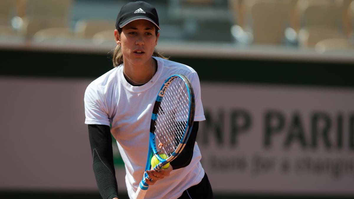 Garbiñe Muguruza, durante un entrenamiento en Roland Garros.