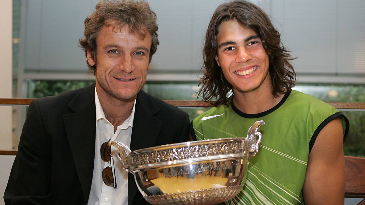 Rafa Nadal y Mats Wilander en una imagen de archivo después de que el manacorí ganase el Roland Garros de 2005.