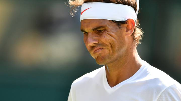 Rafa Nadal reacciona durante su partido ante Dudi Sela en Wimbledon de 2018.