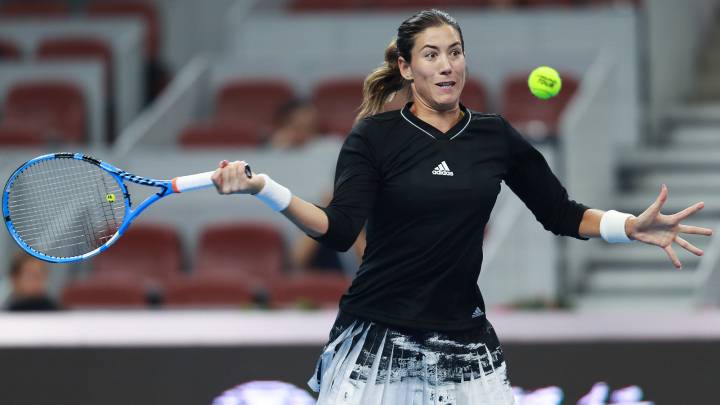 Muguruza prolonga su caída