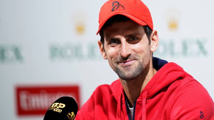 Novak Djokovic atiende a los medios de comunicación antes del Masters 1.000 de Shanghái.