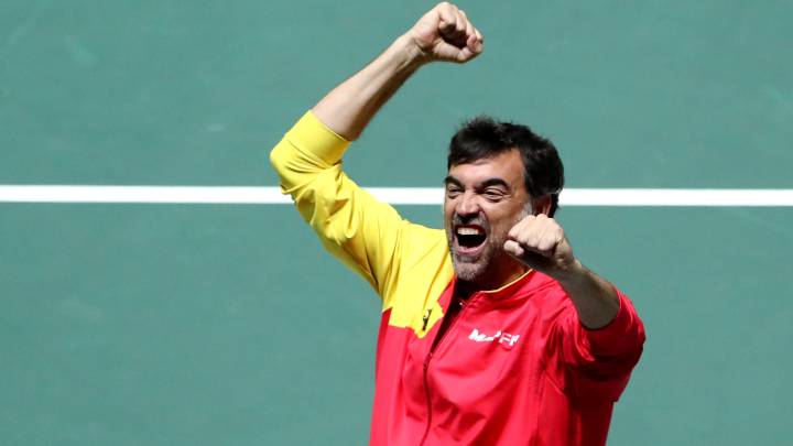Sergi Bruguera celebró así el pase de España a la final de la Copa Davis.