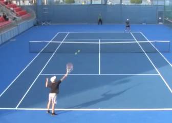 Unranked wildcard raises eyebrows in 22-minute defeat