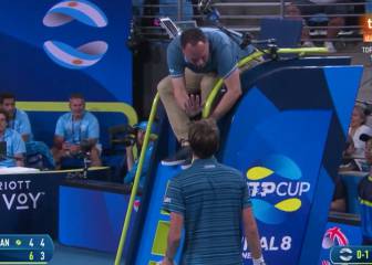 La furia de Medvedev: ¡dos raquetazos a la silla del árbitro!