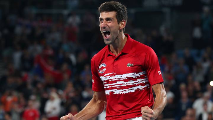 Novak Djokovic celebra la victoria de Serbia ante España en la dinal de la ATP Cup en el Ken Rosewall Arena de Sydney, Australia.