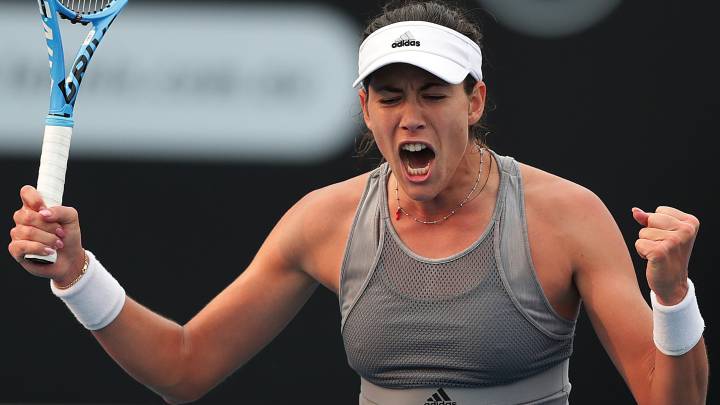 Garbiñe Muguruza celebra su victoria ante Ons Jabeur en segunda ronda del Hobart International.