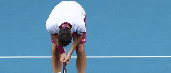 Federer salva siete puntos de partido ante el 100 del mundo y entra "con suerte" en semifinales