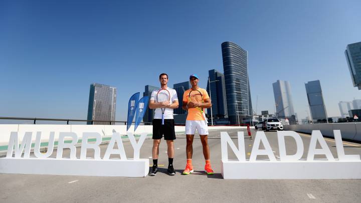Andy Murray y Rafeal Nadal posan antes del Mubadala Tennis Championship de 2016.