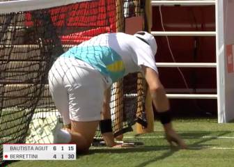 Pudo ser peor: la aparatosa caída de Bautista Agut en la red