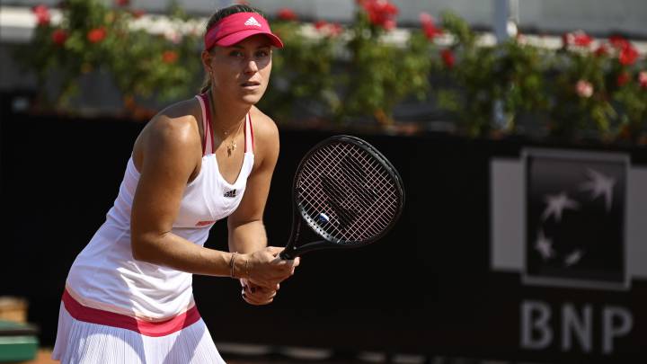 Angelique Kerber, durante su partido ante Katerina Siniakova en el Internazionali BNL d'Italia en el Foro Italico de Roma.