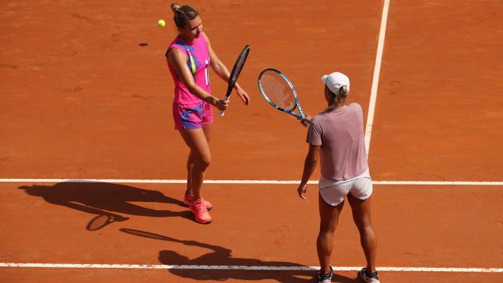 Halep pasa a semifinales tras la lesión de Putintseva