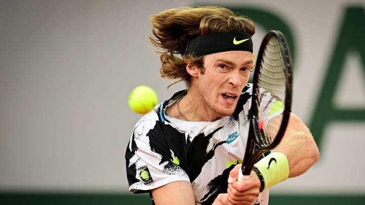 Rublev y Khachanov cumplen y pasan a octavos de final