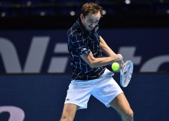 Medveved vuelve a someter a un Zverev en duda por el saque