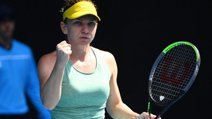 Simona Halep celebra un punto durante su partido ante Laura Siegemund en el Gippsland Trophy de Melbourne.