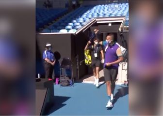 Sigue la cruzada: Kyrgios se mofa de Djokovic en su entrada a pista